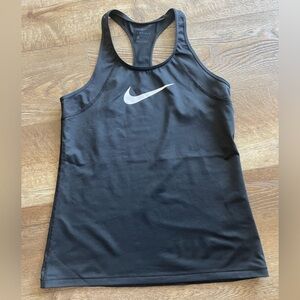 Nike Black Active Tank in Size Small